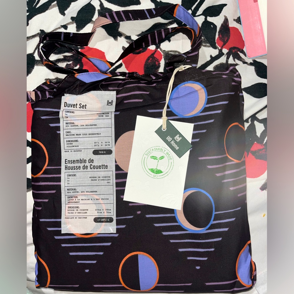 Urban Outfitters La Vie En Duvet Set with Geometric Design TWIN XL NEW NWT